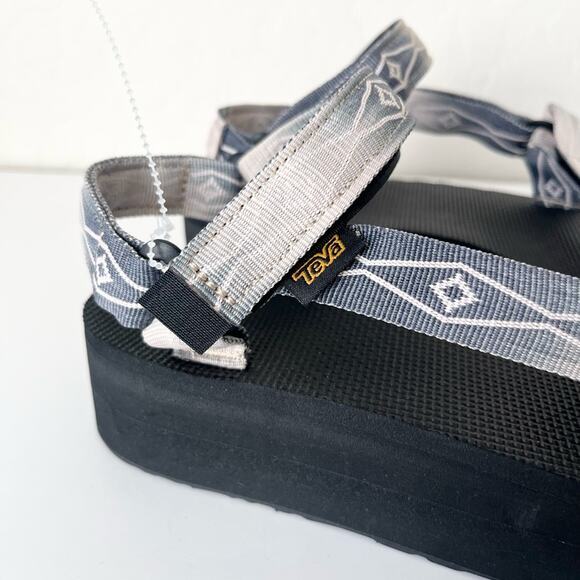 Teva platform sandals black grey pattern 9 NWOT - Picture 10 of 14